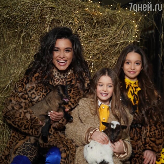 Ксения Бородина с дочерьми фото