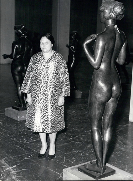 Дина Верни на выставке Аристида Майоля в Мюнхене, 1962